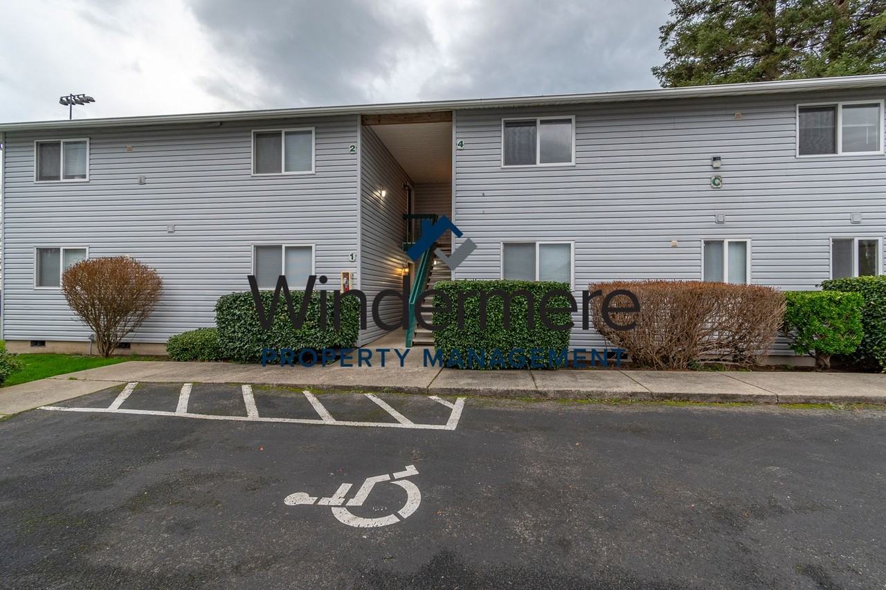 106 S. Main Street - Photo 3 of 18