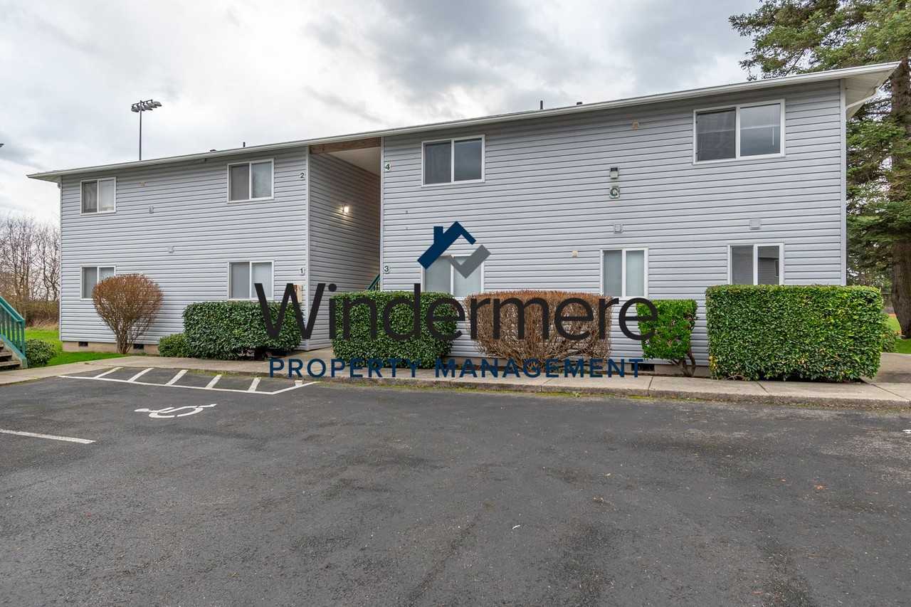 106 S. Main Street - Photo 4 of 18