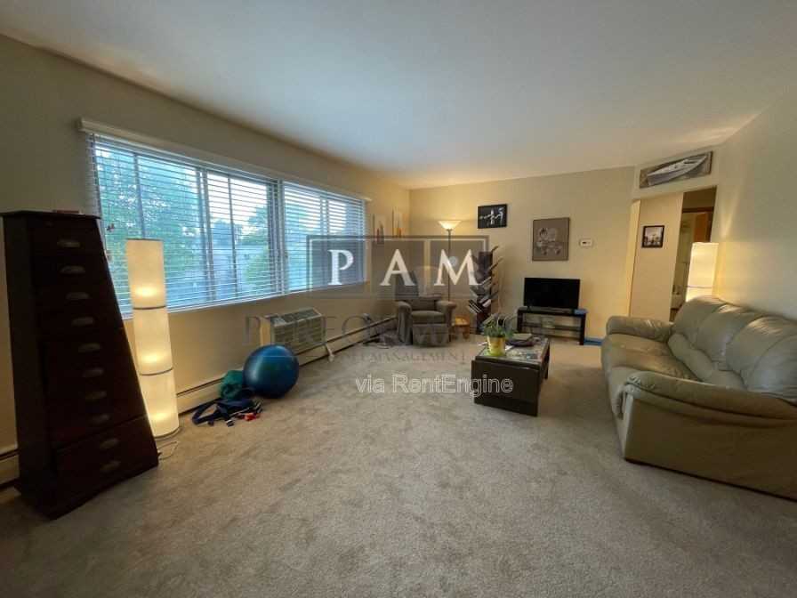 4434 N Oakland Ave #201 - Photo 3 of 7