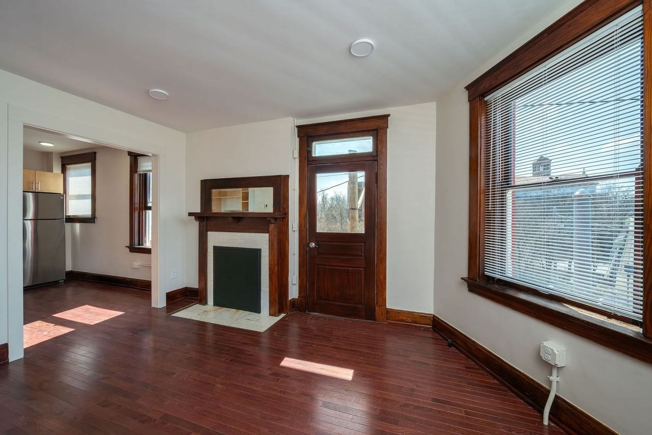 1740 Brewster Ave #5 - Photo 3 of 12