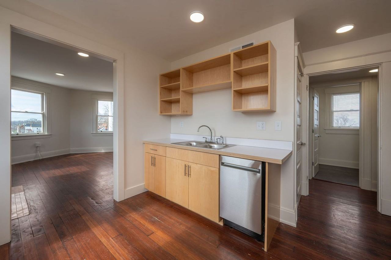 1740 Brewster Ave #9 - Photo 3 of 13