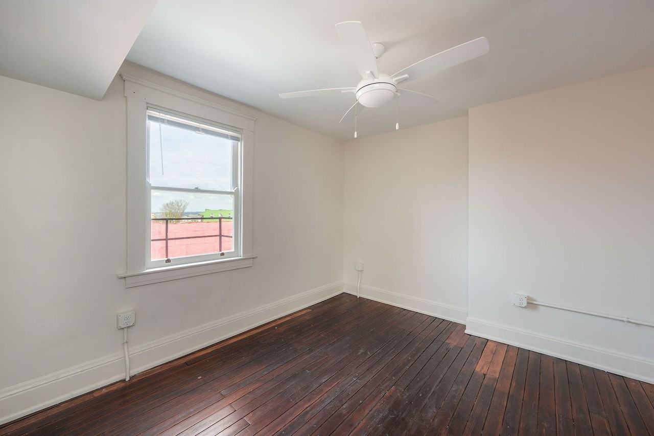 1740 Brewster Ave #10 - Photo 7 of 9