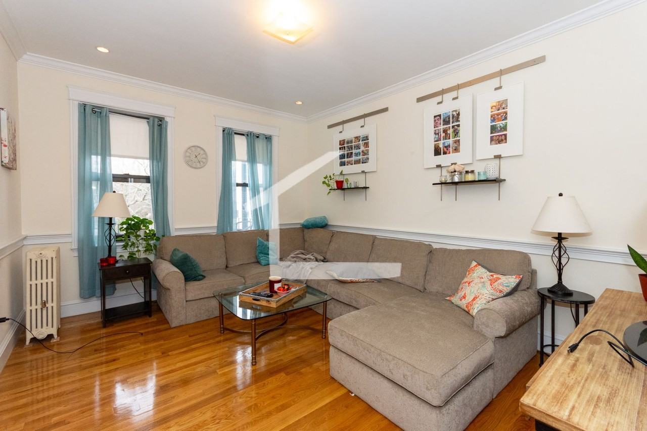 23 Glenville Ave - Photo 7 of 10