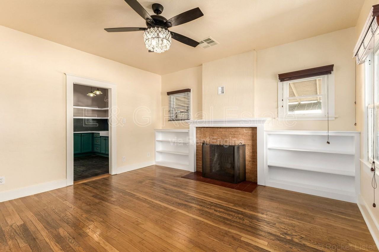 2034 N Mitchell St - Photo 3 of 30