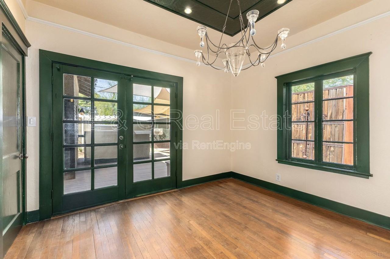 2034 N Mitchell St - Photo 6 of 30