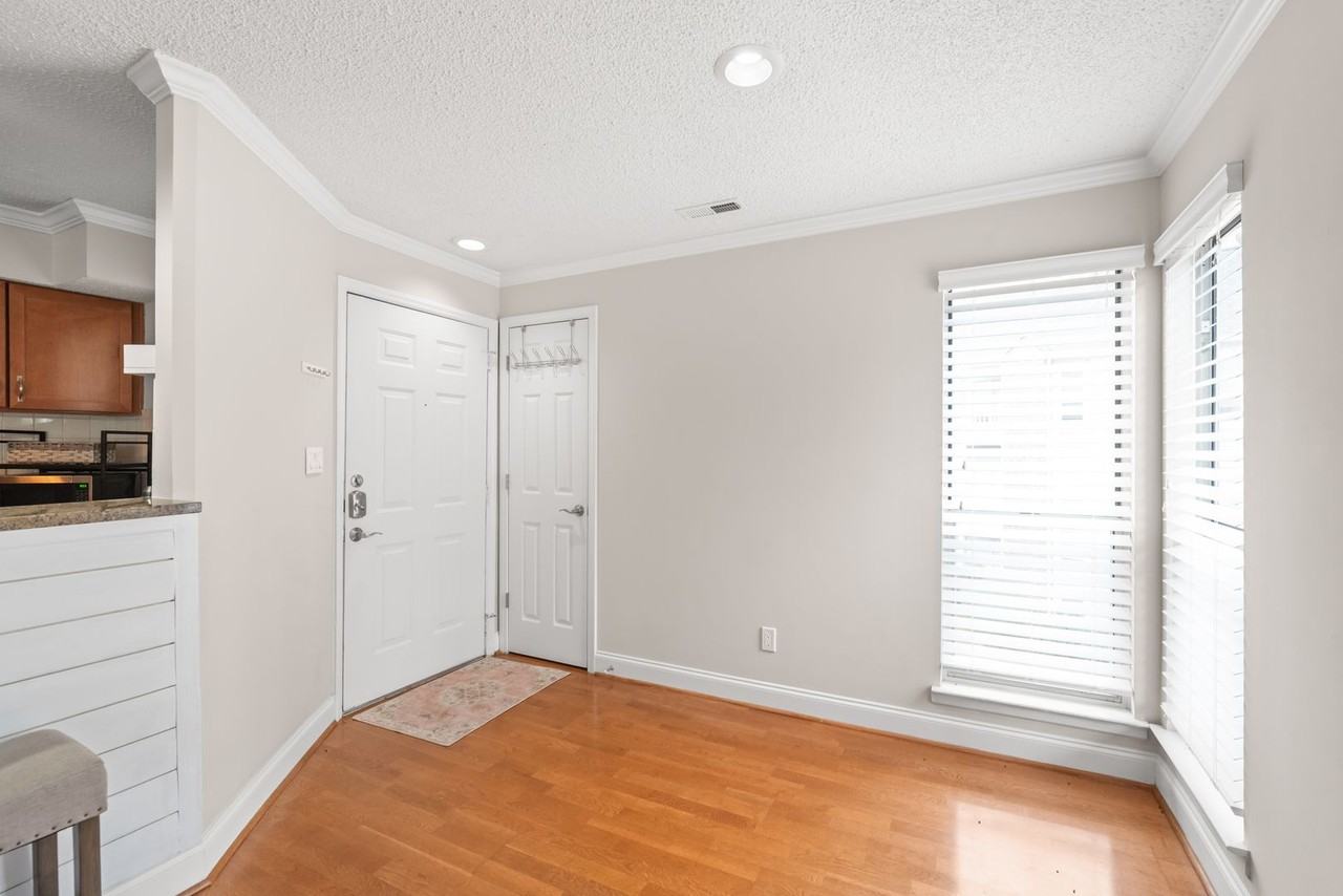 2510 Cranbrook Ln #22 - Photo 5 of 18