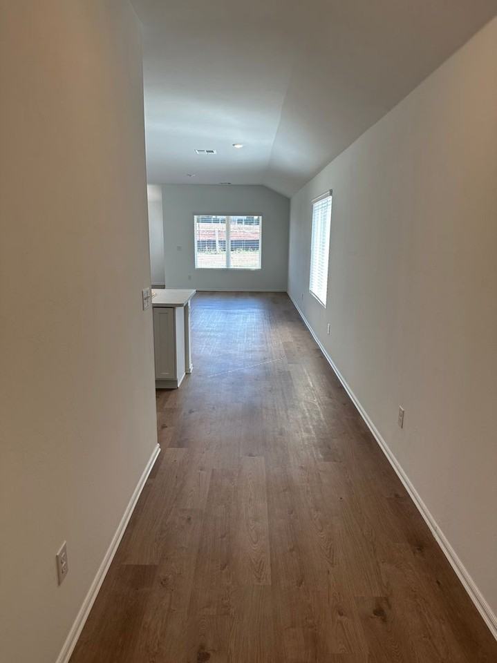 1072 Westbrook Blvd - Photo 7 of 25