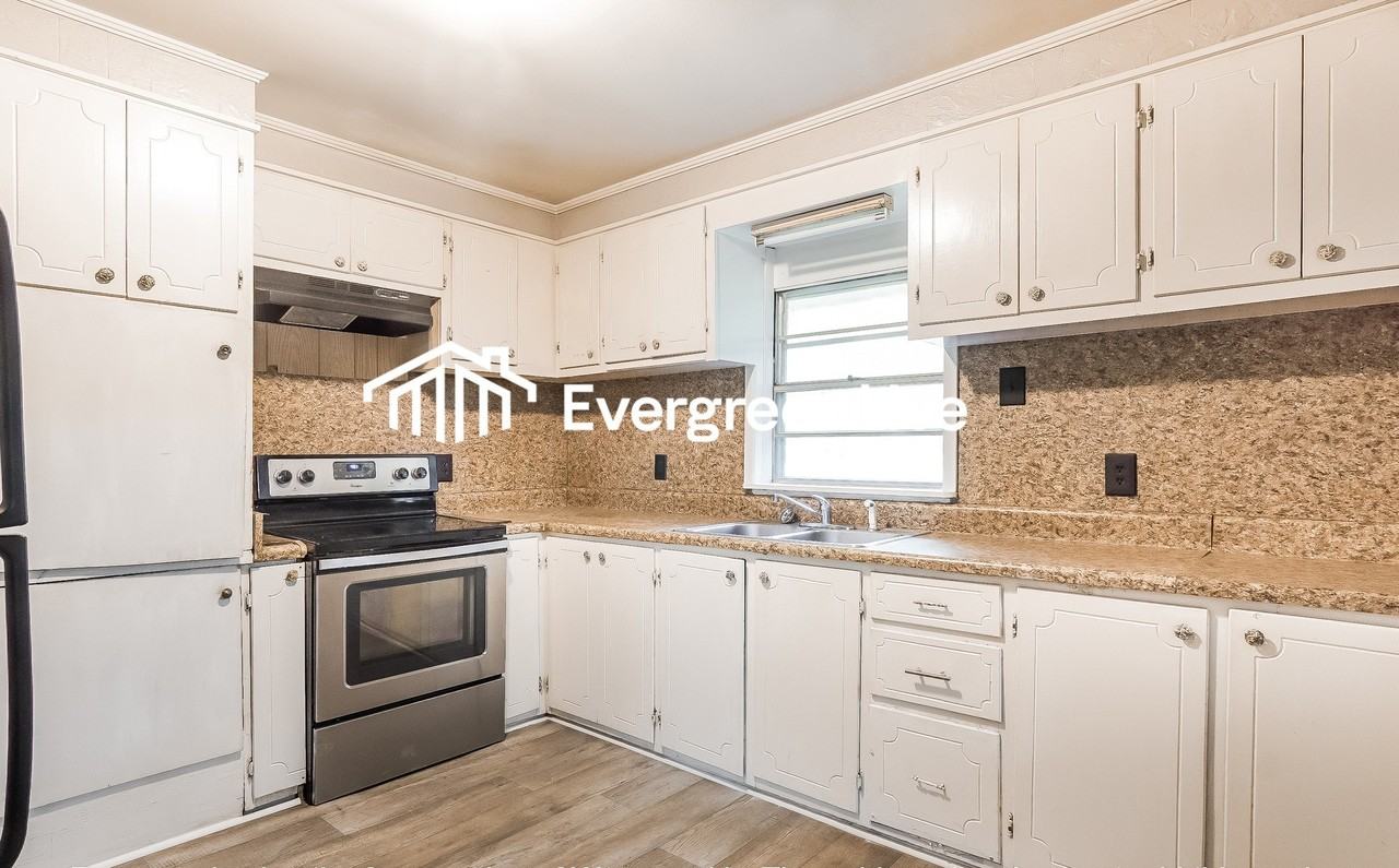 3320 Central Ave - Photo 4 of 15