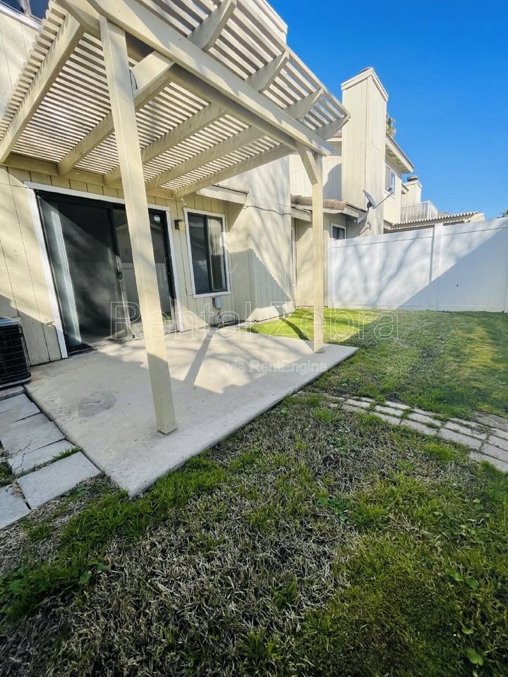 3068 Colony Park Dr - Photo 2 of 27