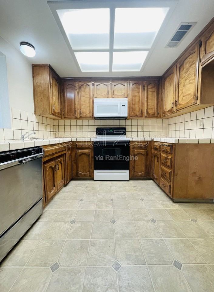 3068 Colony Park Dr - Photo 5 of 27