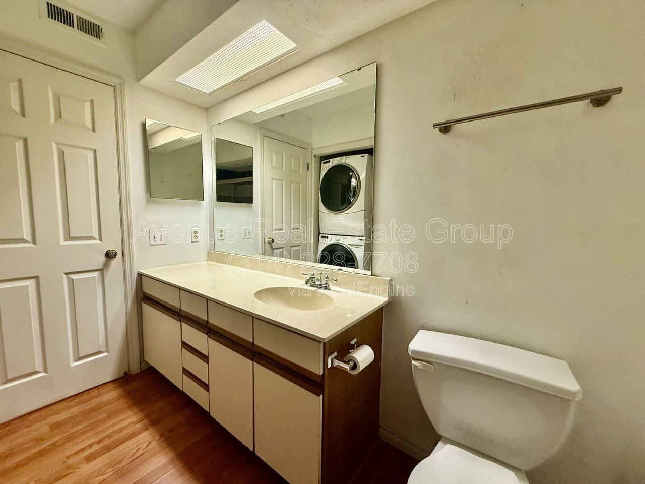 2302 Canyonlands Dr #E - Photo 5 of 10