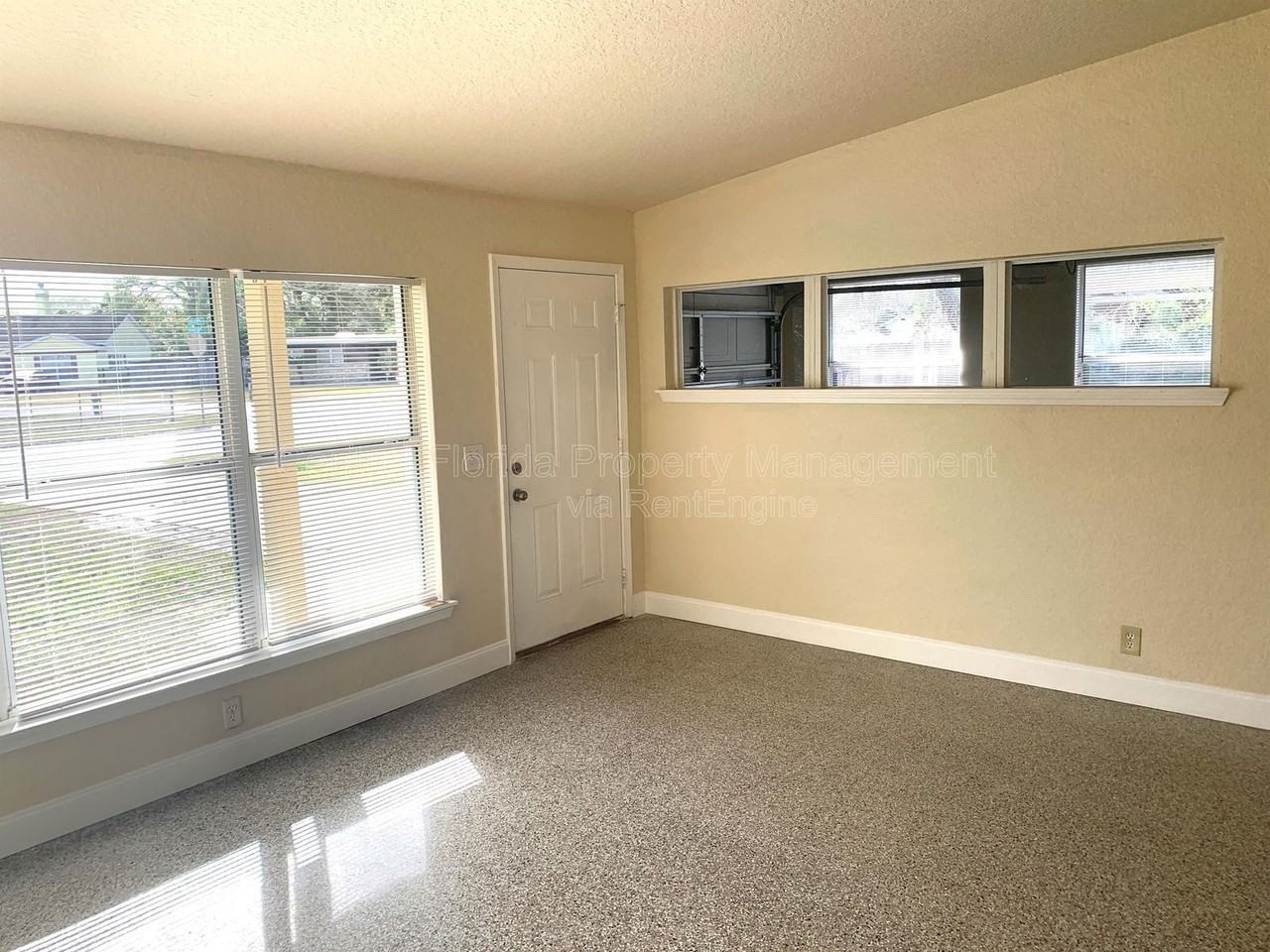 202 Bamboo Dr - Photo 5 of 24