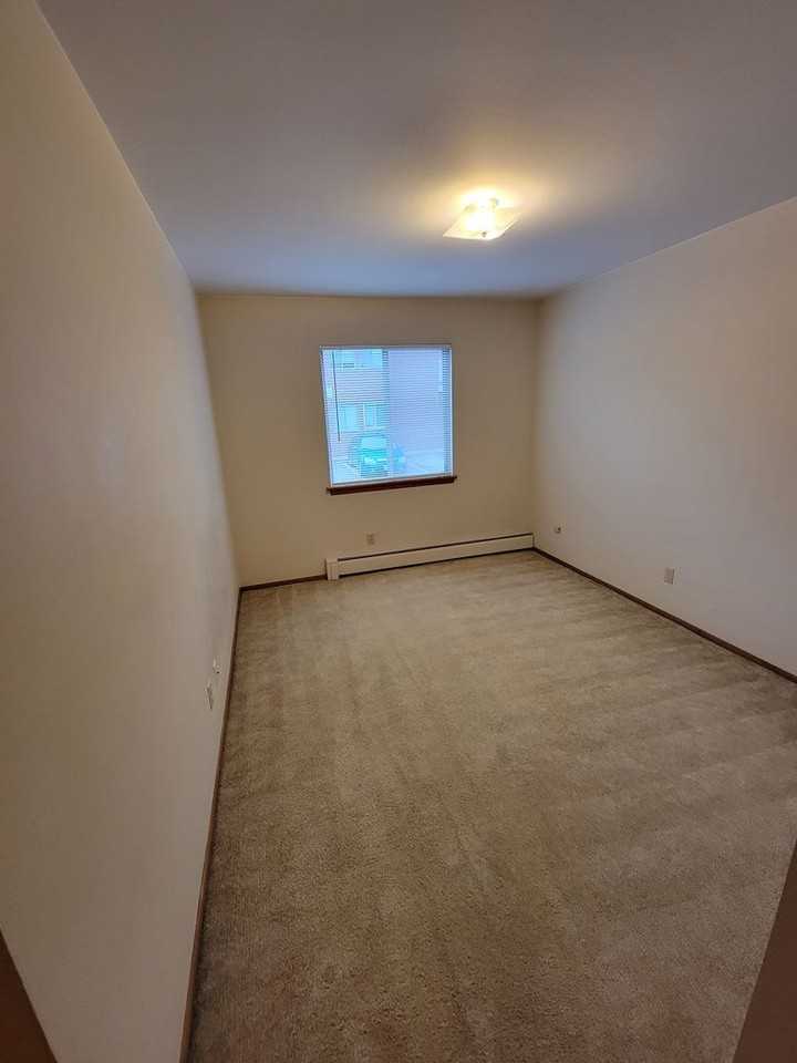 South River Apartments (1005) - Photo 4 of 15