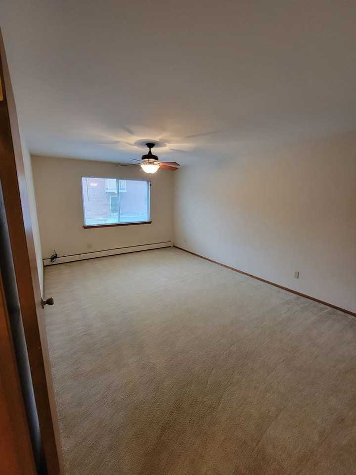 South River Apartments (1005) - Photo 5 of 15