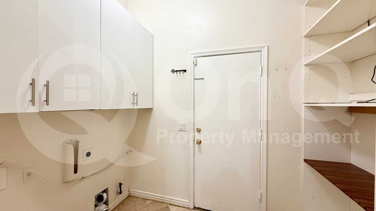 373 W Carob Dr - Photo 7 of 48