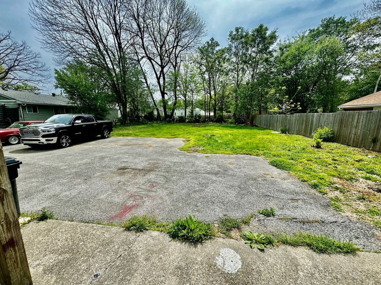 208 W Tenny Ave - Photo 2 of 10