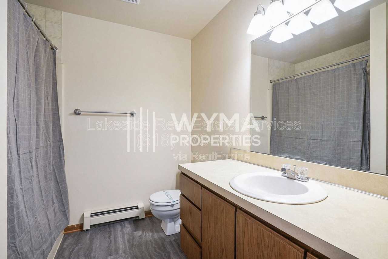 2914 Earle Ave Sw #3 - Photo 6 of 40