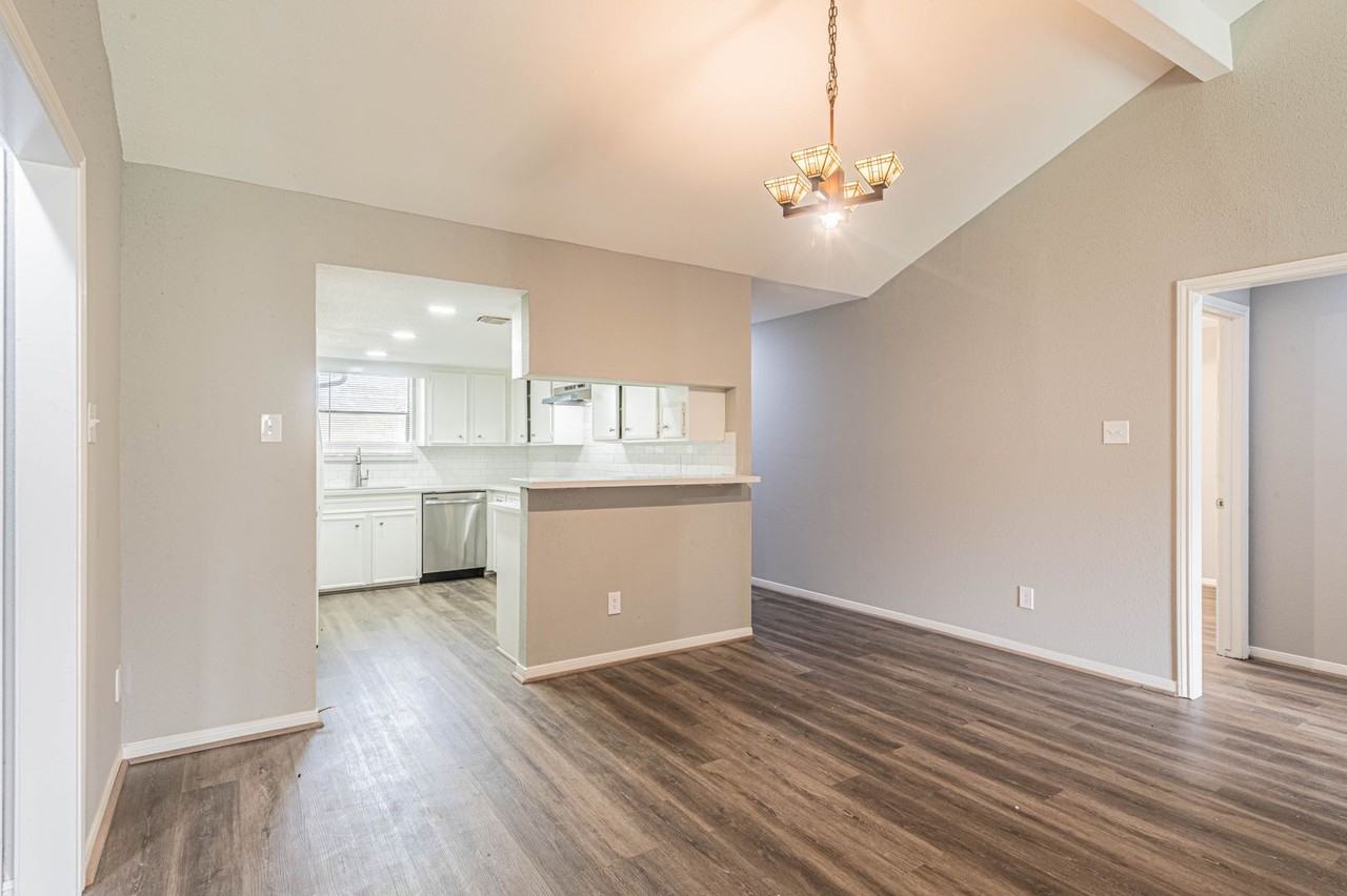 9462 Fuqua St - Photo 3 of 17