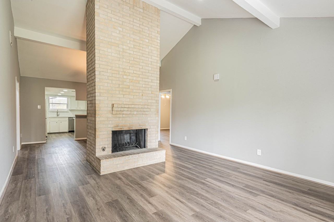 9462 Fuqua St - Photo 5 of 17