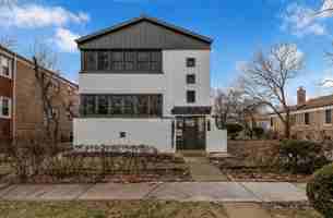 featured image of 6304 N Troy St #1