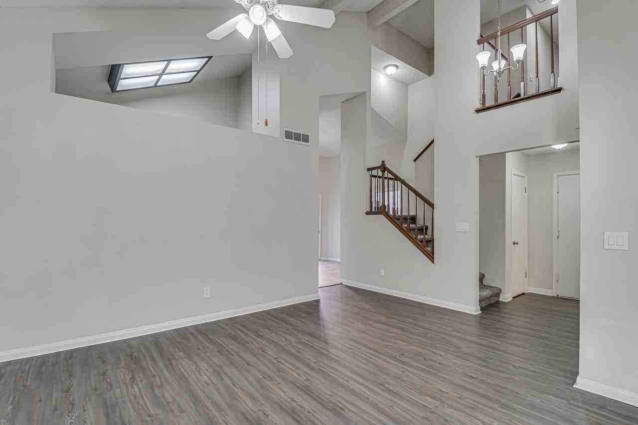 3316 Fiesta Ave - Photo 5 of 23