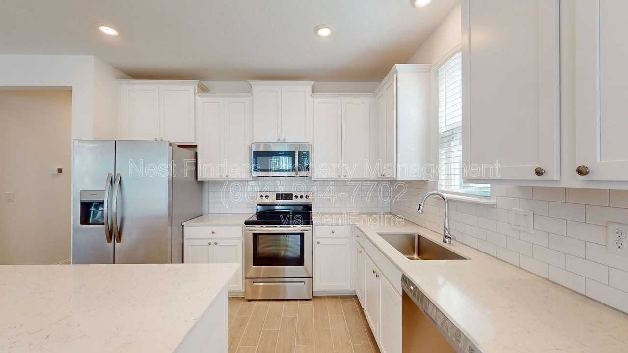 46 Samantha Ct - Photo 7 of 28