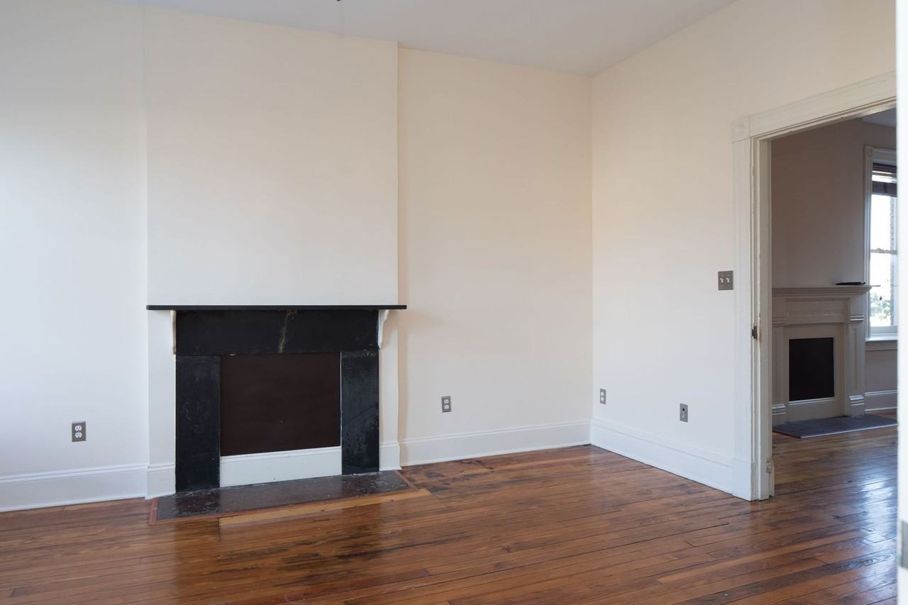 411 N Adams St - Photo 5 of 9