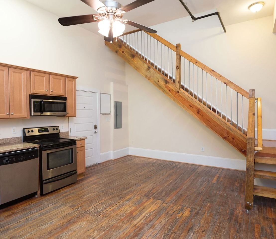 323 W Broad St - Photo 4 of 11