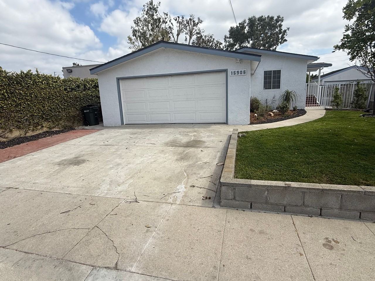 15906 S Manhattan Pl