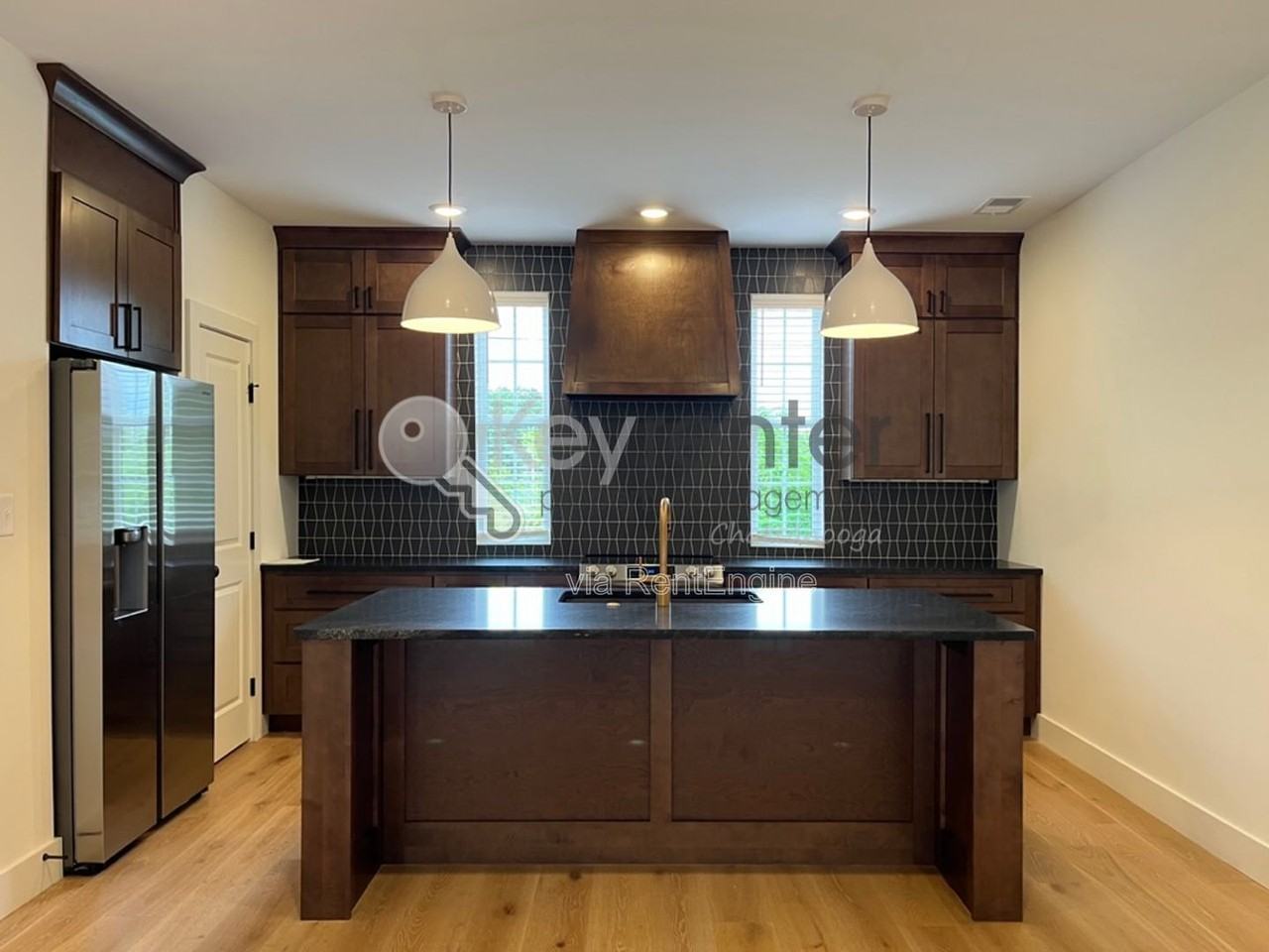 1064 Amelia Ct - Photo 3 of 13