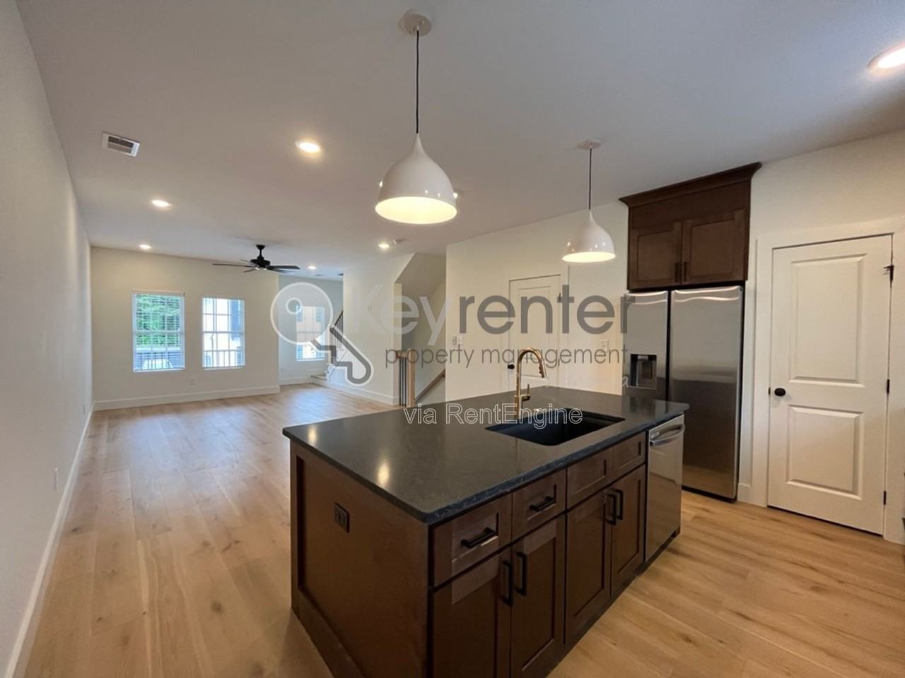 1064 Amelia Ct - Photo 4 of 13