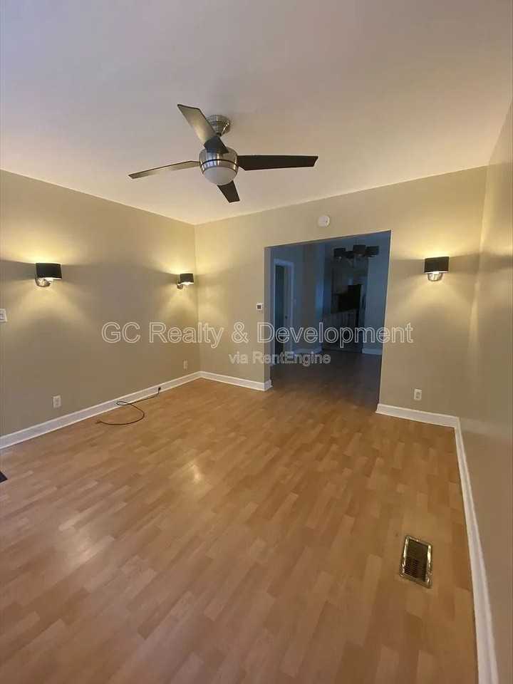 1837 N Francisco Ave #1 - Photo 2 of 14