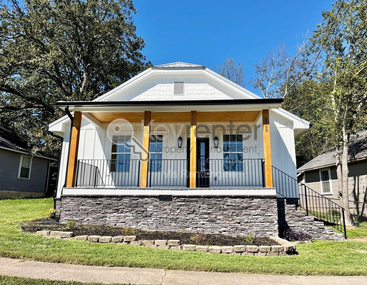 3765 Dixie Cir - Photo 2 of 17