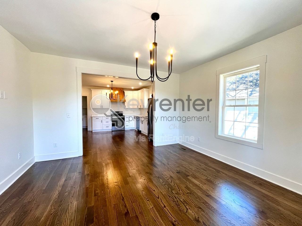 3765 Dixie Cir - Photo 4 of 17