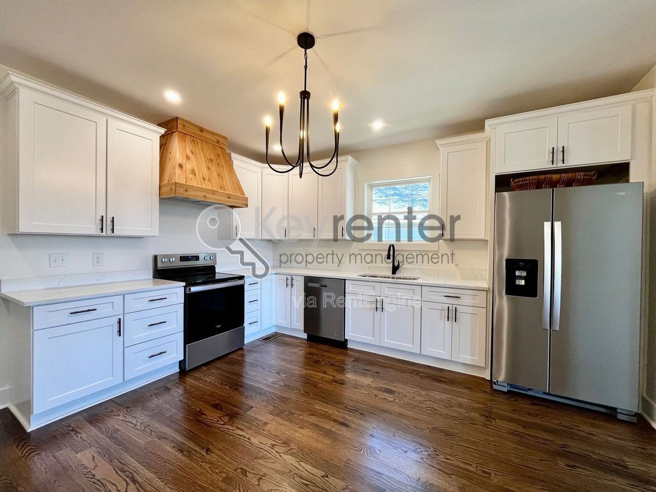 3765 Dixie Cir - Photo 5 of 17