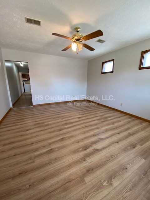 2011 Harris St #C - Photo 2 of 14