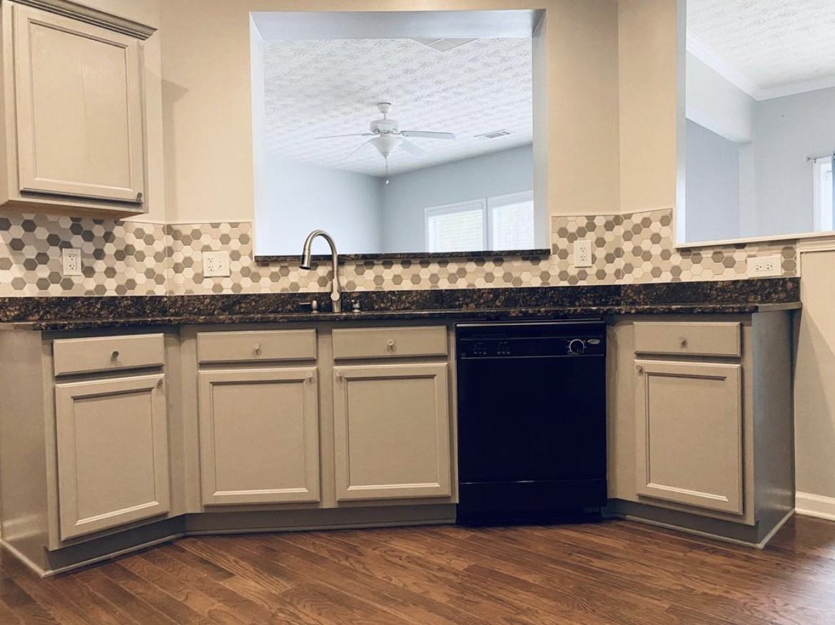 609 Oleander Way - Photo 2 of 27