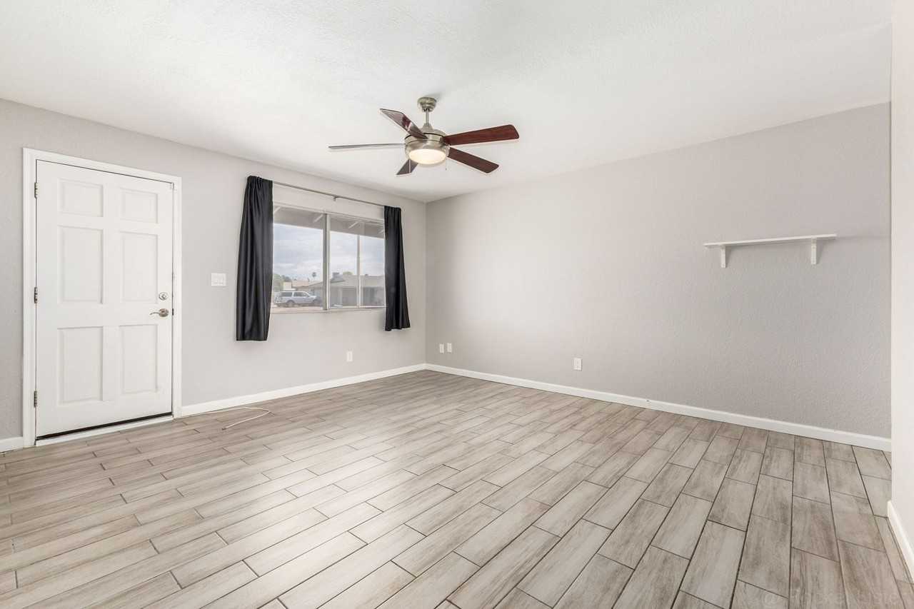 2396 N Central Dr - Photo 2 of 27