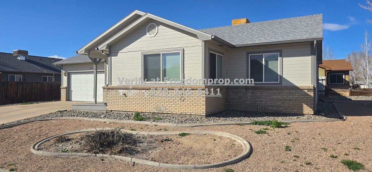455 David Ct - Photo 2 of 16