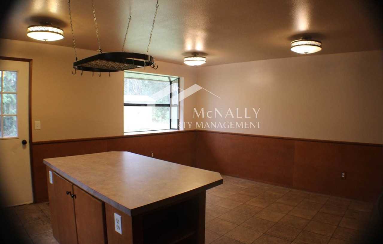 8204 51st Street Ct Nw - Photo 5 of 23