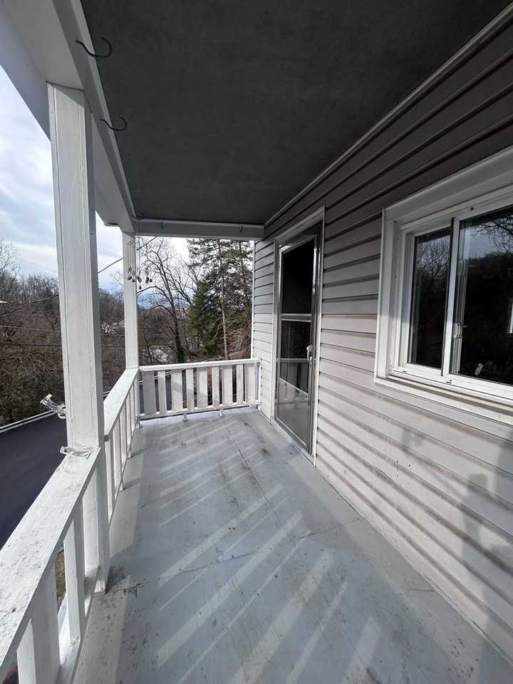 940 Rothpletz St - Photo 6 of 23