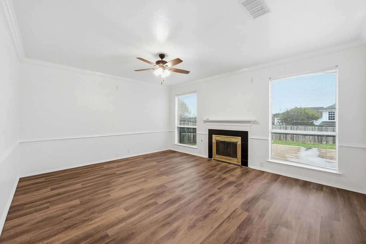 2216 Oak Park Dr - Photo 3 of 24