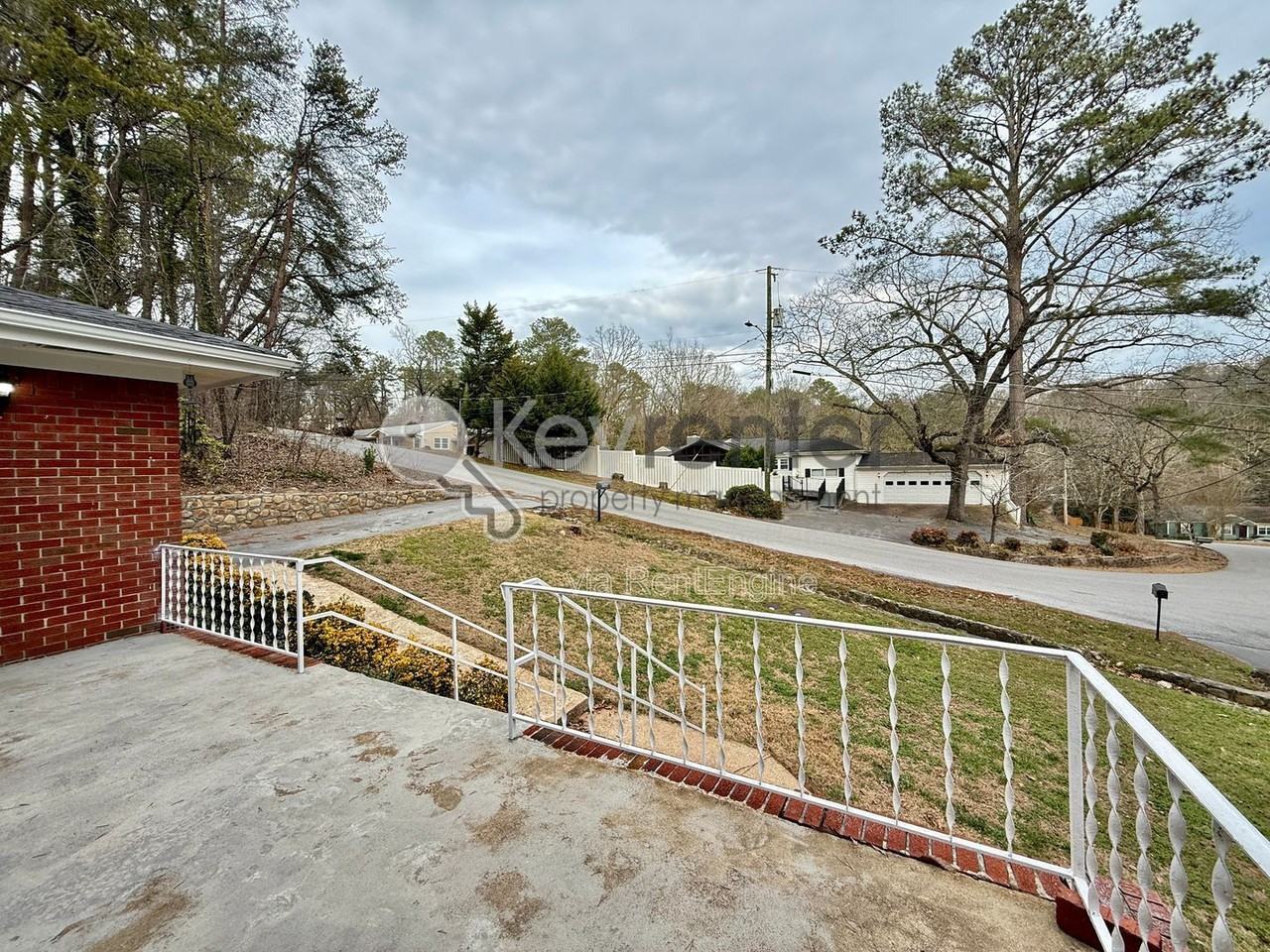 550 Alexander Dr #B - Photo 3 of 9