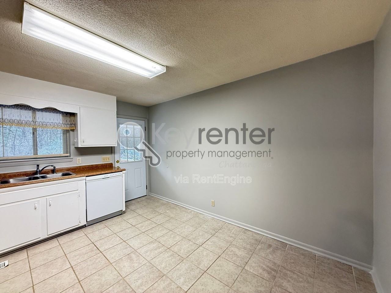 550 Alexander Dr #B - Photo 5 of 9