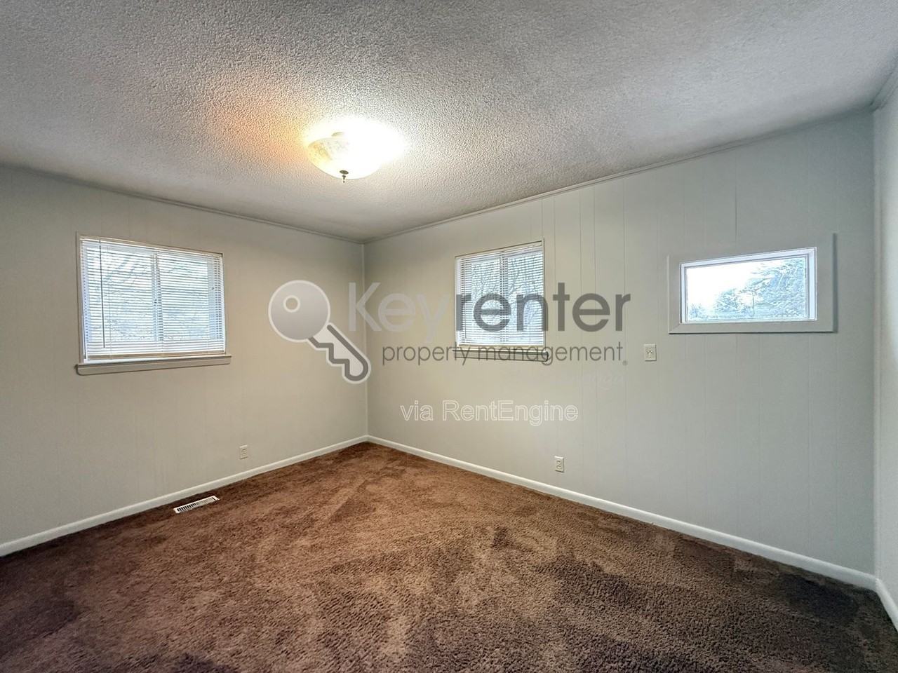 550 Alexander Dr #B - Photo 7 of 9