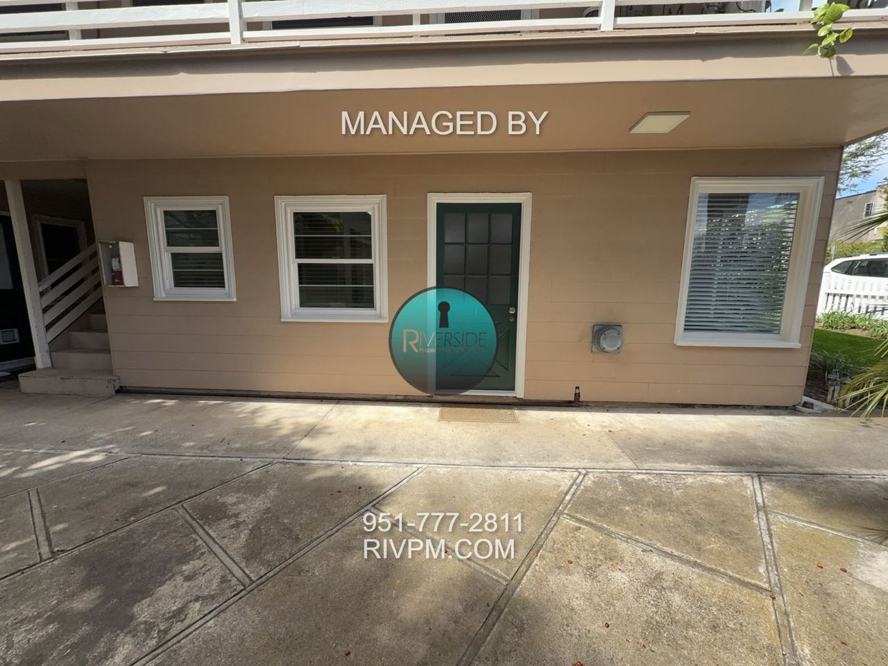 379 Cypress Dr - Photo 4 of 38