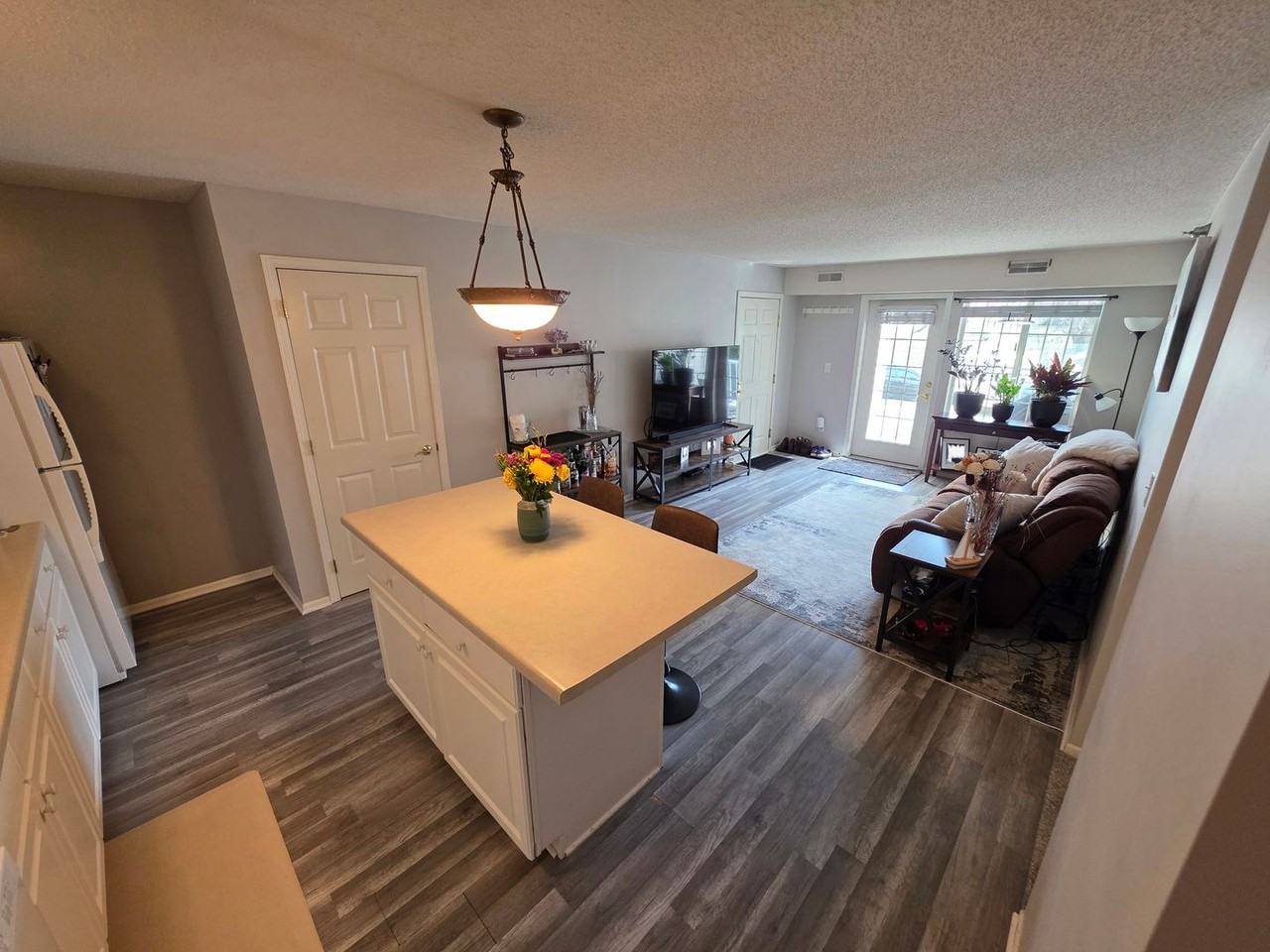 871 37th Ave Nw #A - Photo 4 of 10