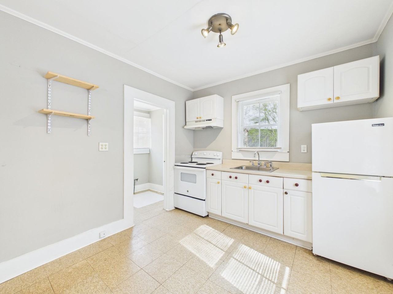 419 Cleveland St - Photo 5 of 31