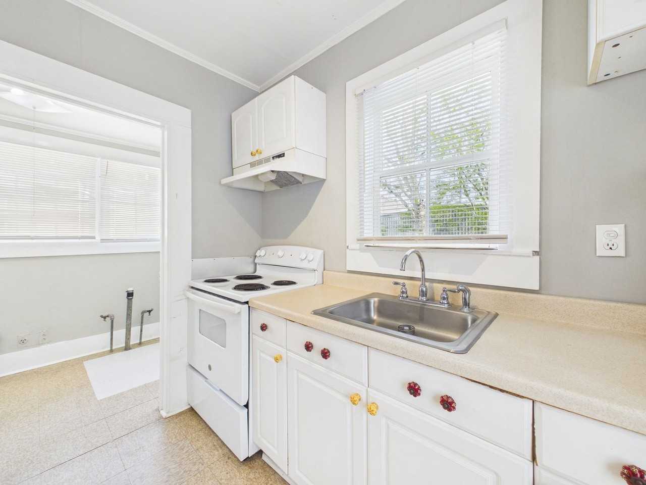 419 Cleveland St - Photo 6 of 31