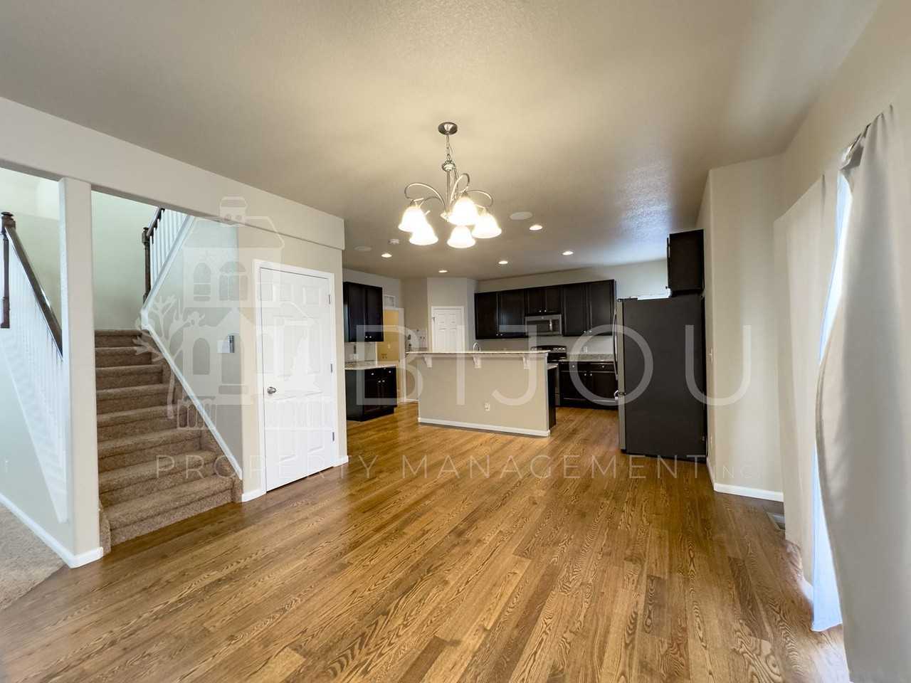 9647 Carnival Ln - Photo 5 of 26